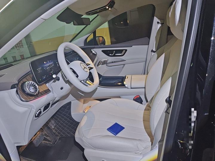 EQE SUV 2024 350 4MATIC Luxury photo 7