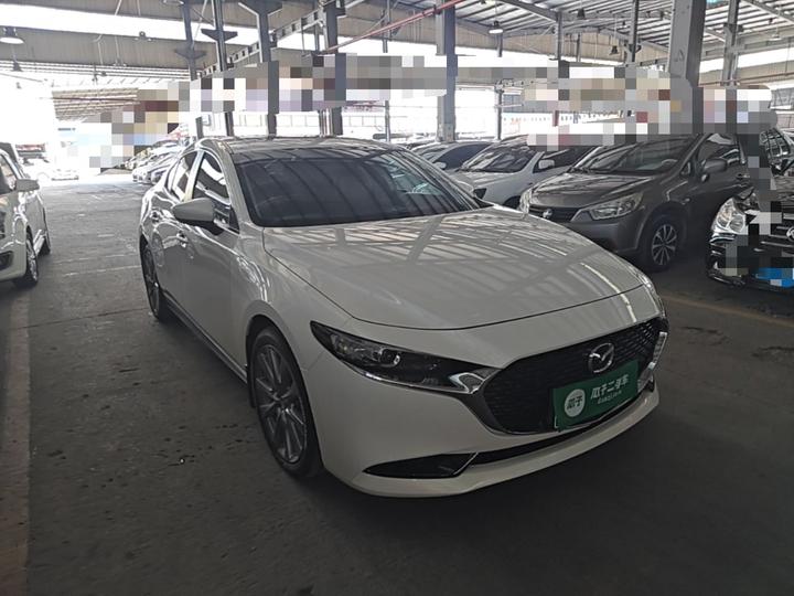 3 Axela 2023 2.0L AT photo 3