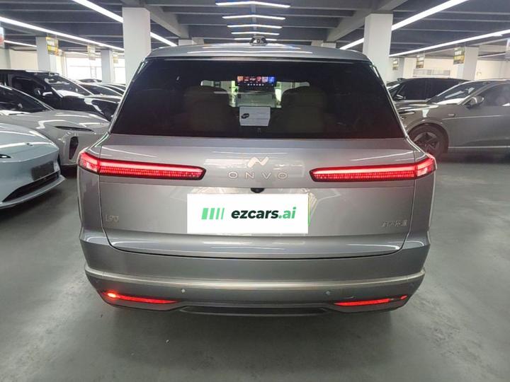 L90 2025 Max 6-Seater 85 photo 3