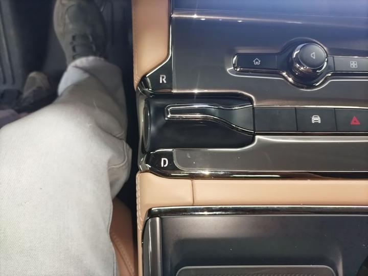 ES6 2020 600KM Sport photo 6