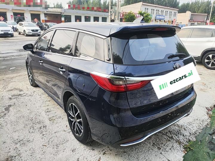 Song MAX 2017 1.5T AT Connected Premium 7-Seater photo 4