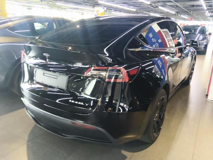 Model Y 2022 Facelift RWD photo 6