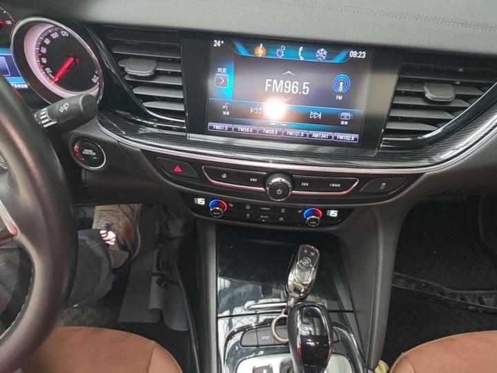 Regal 2019 20T Elite China VI photo 8