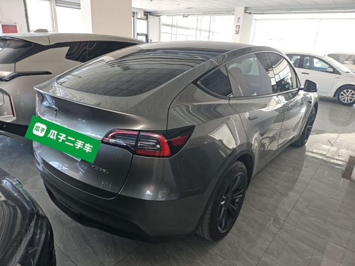 Model Y 2024 RWD photo 7