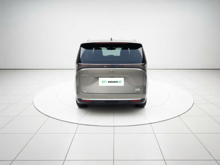 2026 EV photo 5