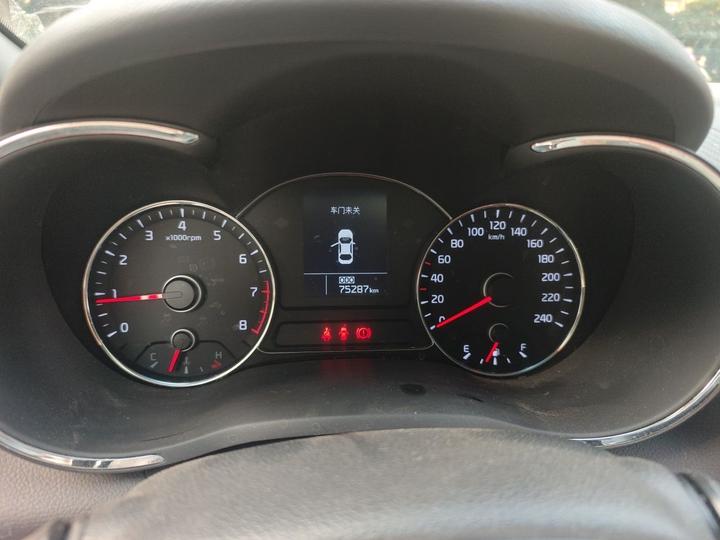 K3 2015 1.6L MT GL photo 2
