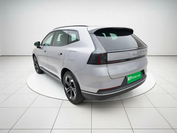 XC70 Hybrid 2026 RWD Long Range Core photo 4