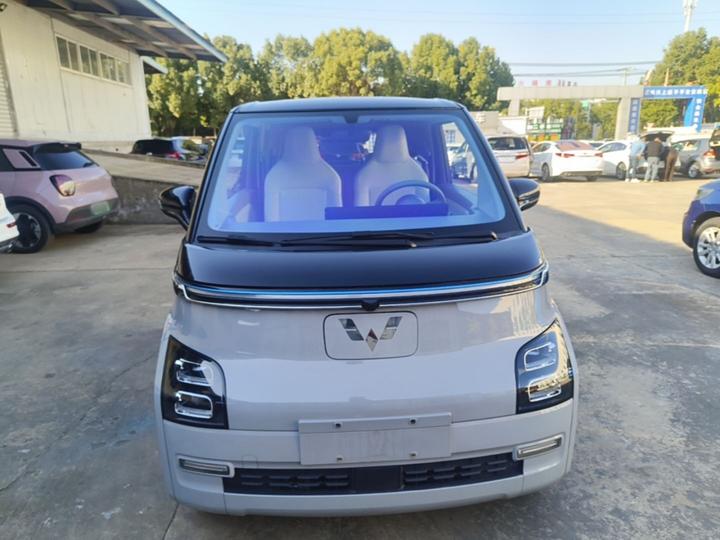 Wuling Air ev 2023 4-Seater - Advanced photo 2