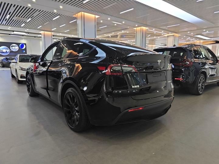 Model Y 2022 Facelift RWD photo 4
