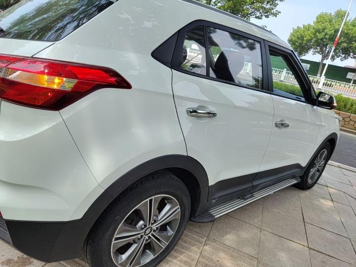 ix25 2015 1.6L AT RWD Smart GLS photo 4