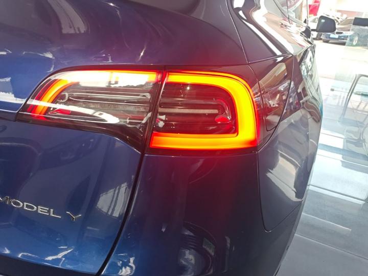 Model Y 2021 Standard Range RWD photo 7