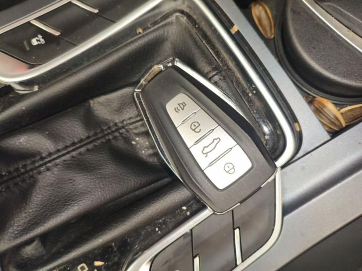 Emgrand 2020 1.5L CVT photo 8