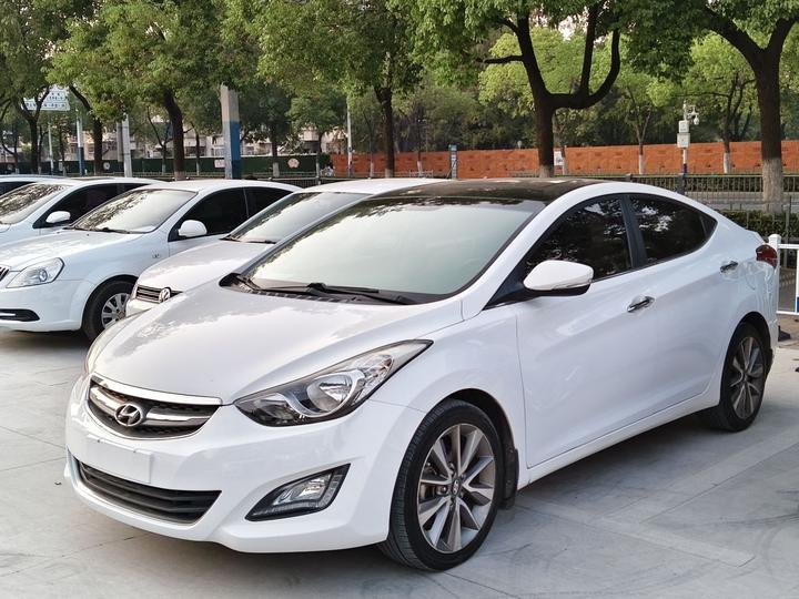 Elantra 2015 1.6L AT Leading