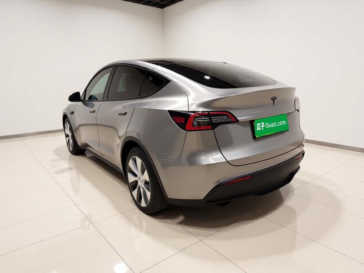 Model Y 2022 Facelift RWD photo 4