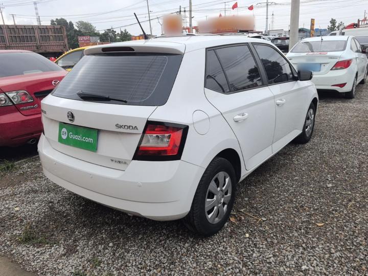 Fabia 2015 1.4L MT photo 4