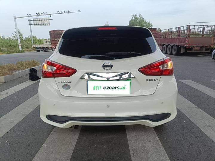 Tiida 2021 1.6L CVT photo 3
