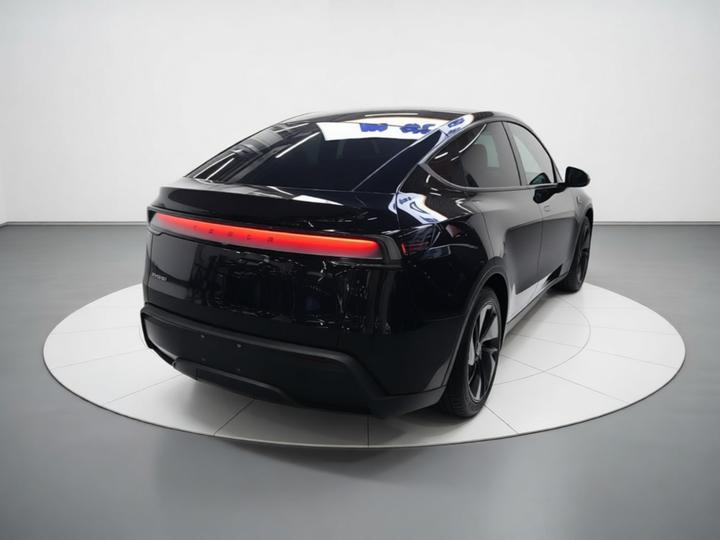 Model Y 2025 RWD photo 4