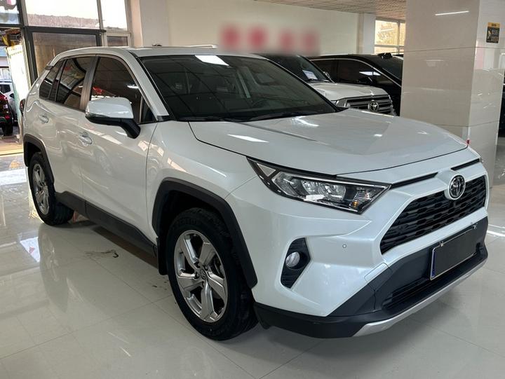 RAV4 2022 2.0L CVT RWD Plus photo 4