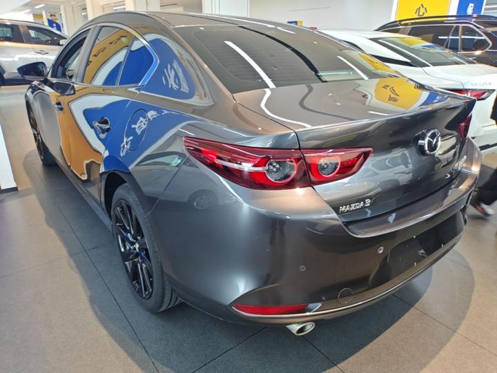 3 Axela 2022 2.0L AT photo 4