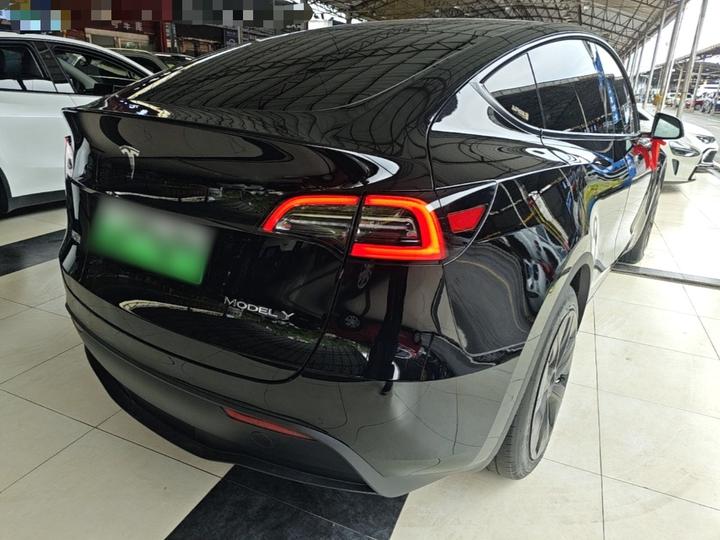 Model Y 2022 Facelift RWD photo 6