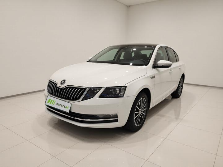 Octavia 2019 1.5L AT Luxury