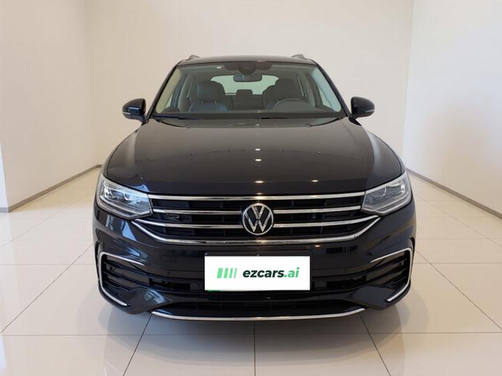 Tiguan L 2023 Facelift 330TSI AT RWD R-Line photo 2