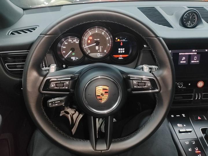 2022 Macan 2.0T photo 6
