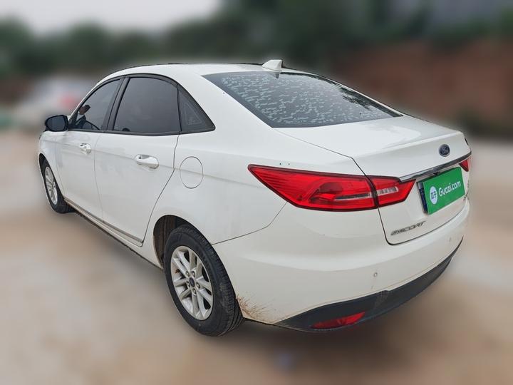 Escort 2019 1.5L MT photo 4