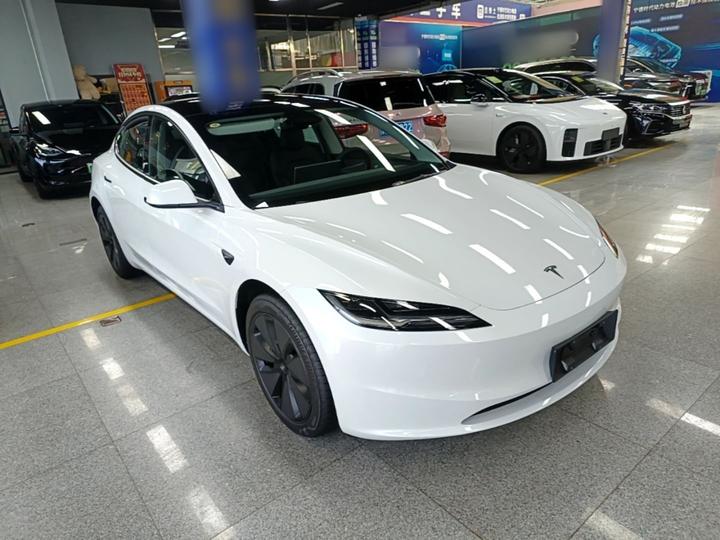 Model 3 2026 RWD photo 3