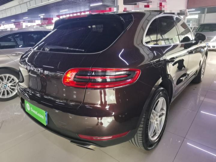 2017 Macan 2.0T photo 4