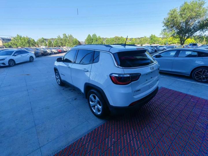 Compass 2017 200T AT photo 4