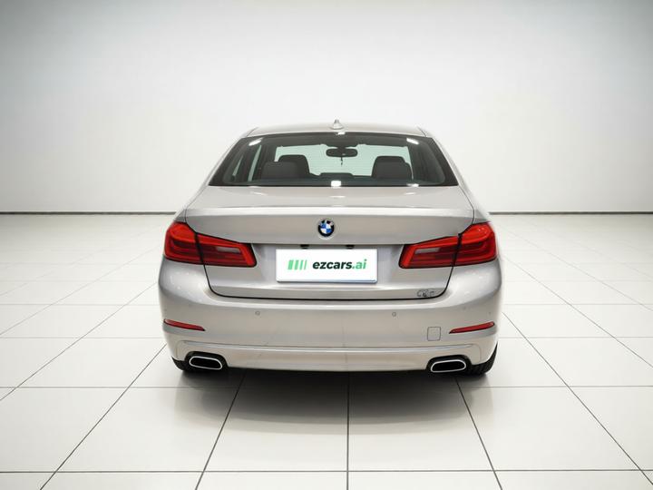5 Series 2018 525Li Luxury photo 3