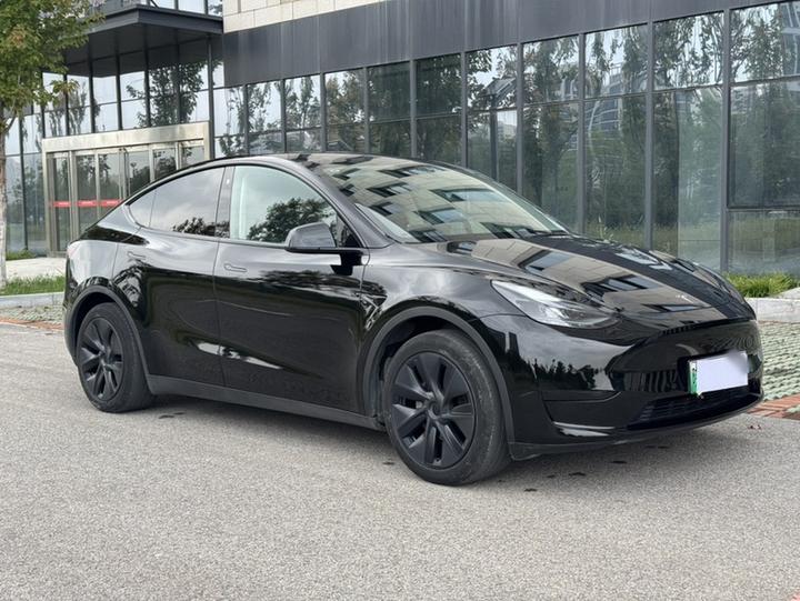 Model Y 2023 RWD photo 3
