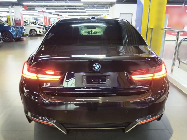 i3 2022 eDrive 35 L photo 3