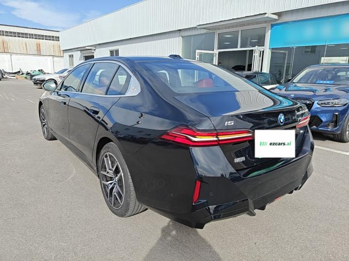 i5 2025 eDrive 35L M Sport Package photo 4