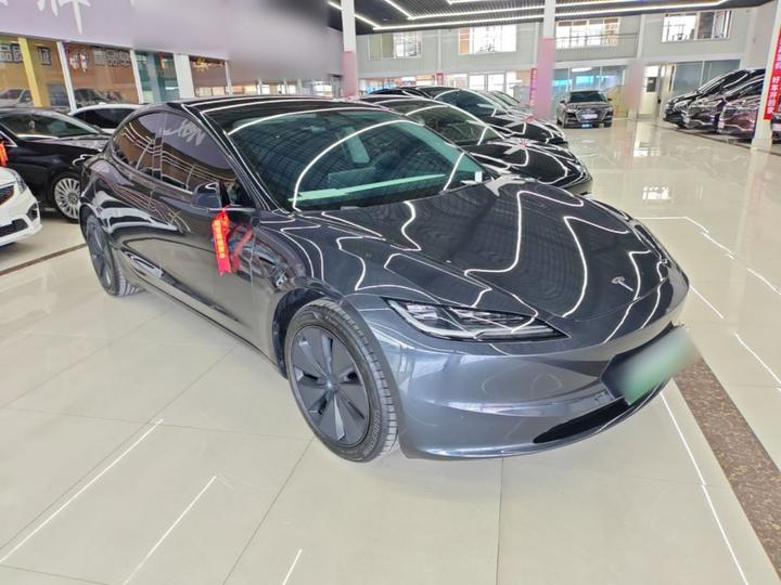 Model 3 2025 RWD photo 3
