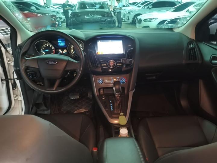 Focus 2017 Hatchback 1.6L AT Comfort photo 5
