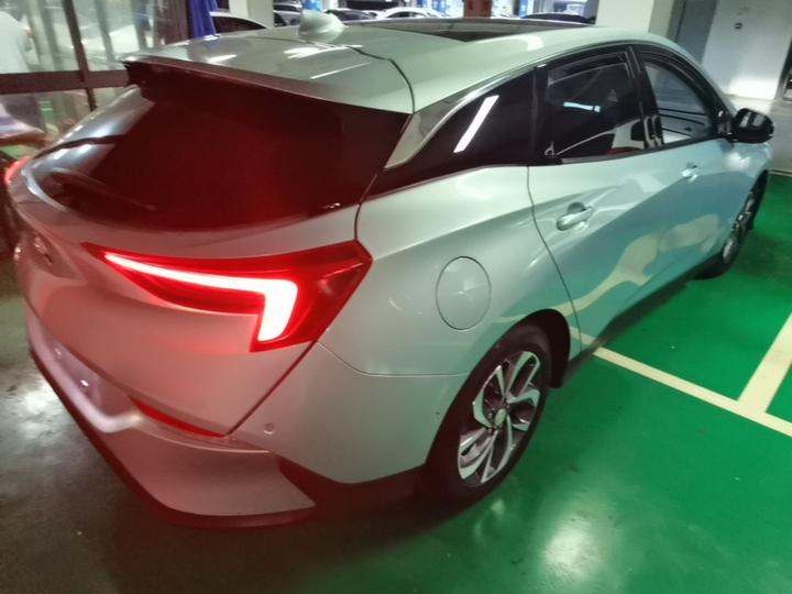6 2022 PHEV photo 6