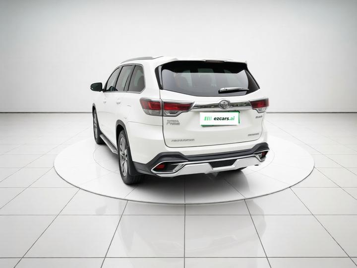 Highlander 2015 2.0T AWD Luxury 7-Seater photo 4
