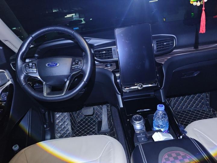 Explorer 2020 EcoBoost 285 AWD Titanium 6-Seater photo 5