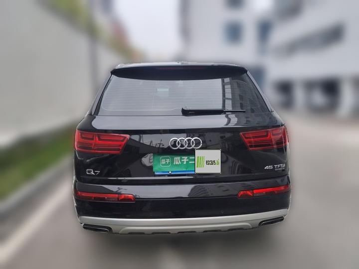Q7 2016 45 TFSI Tech photo 5