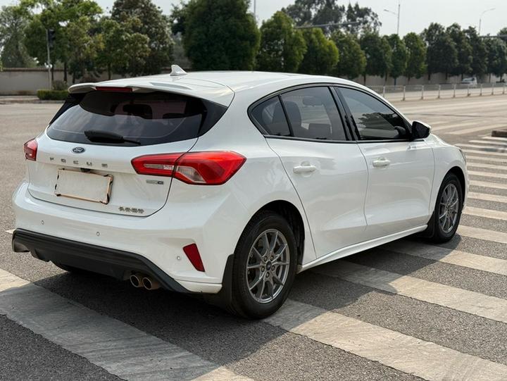 Focus 2020 Hatchback EcoBoost 180 AT photo 4