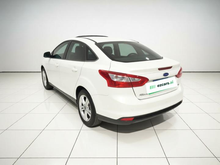 Focus 2012 Sedan 1.6L MT photo 4