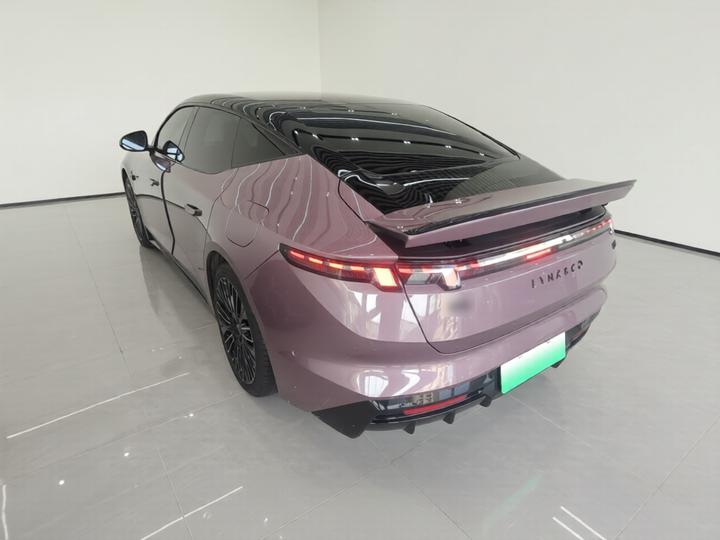 10 EM-P 2025 240 AWD Ultra photo 4