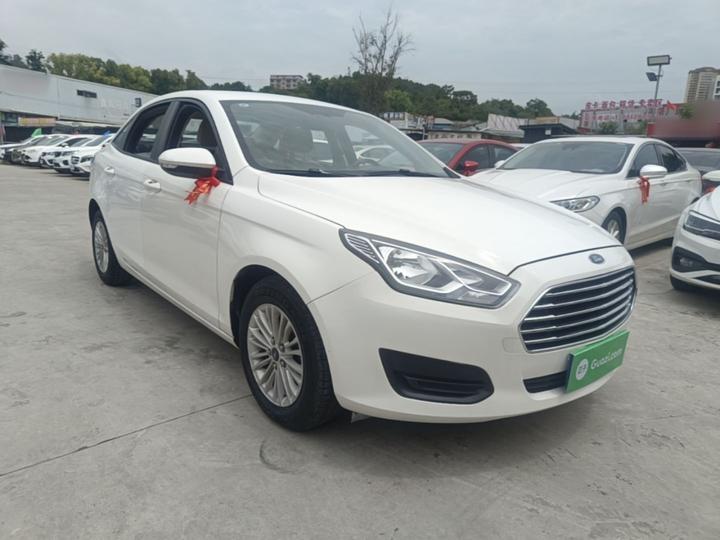 Escort 2017 Facelift 1.5L AT Comfort photo 3