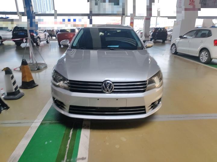 Bora 2014 1.6L AT Comfort photo 2