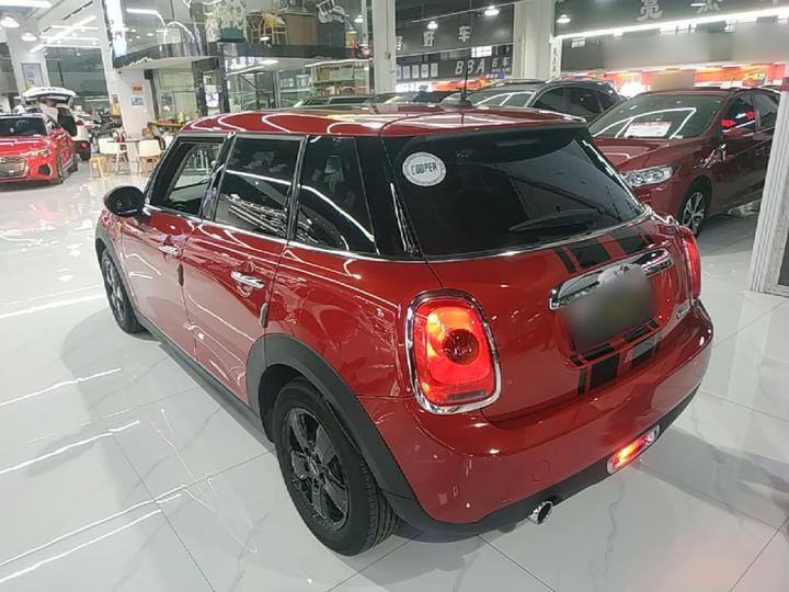 2016 1.2T ONE 5-Door photo 4