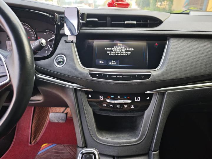 XT5 2018 28E AWD Tech photo 5
