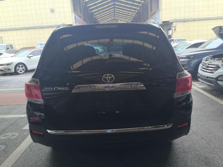 Highlander 2012 2.7L RWD 5-Seater Elite photo 3