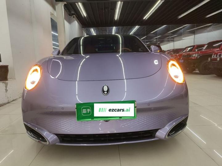 2022 555km Premium photo 2